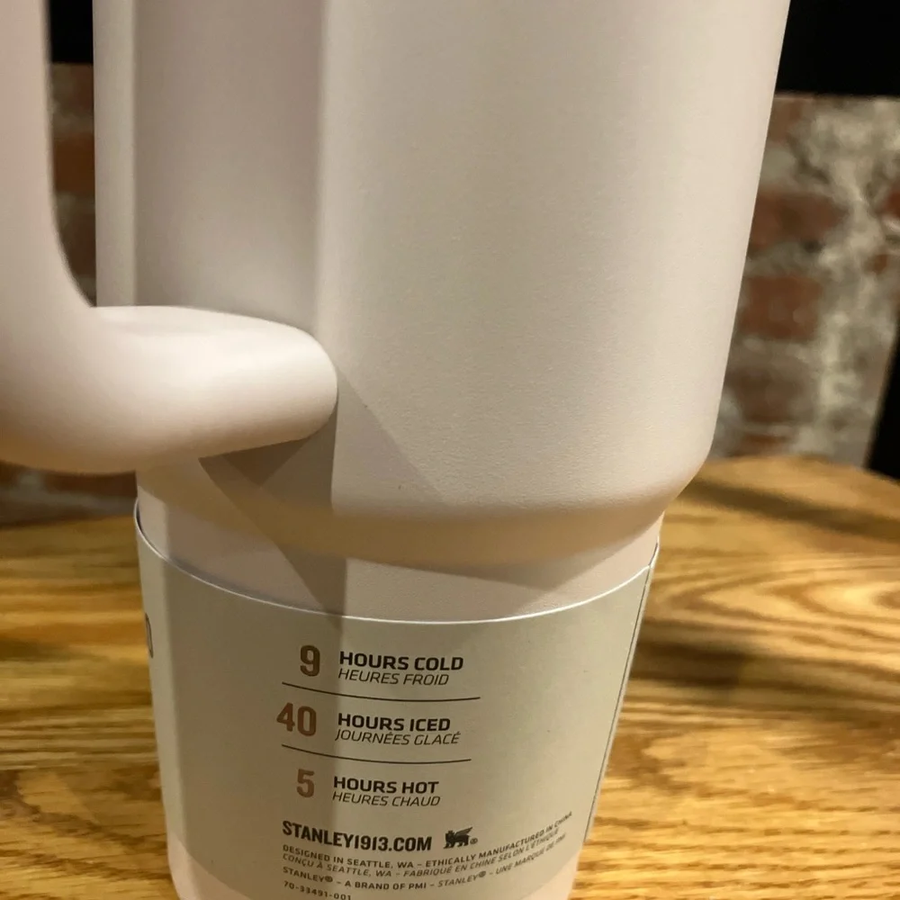 Stanley White Quencher H2.0 Tumbler - Picture 2 of 2